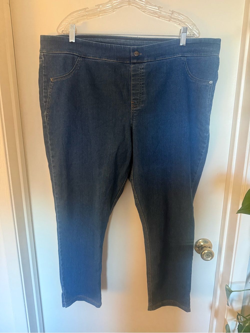 HUE Denim Capri Jeggings 2X Dark Wash Pull-On Stretch Jeans